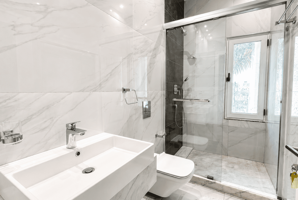 Moradia T4 de Luxo para Arrendar no Triunfo | Condomínio Exclusivo Próximo ao Villa Sol