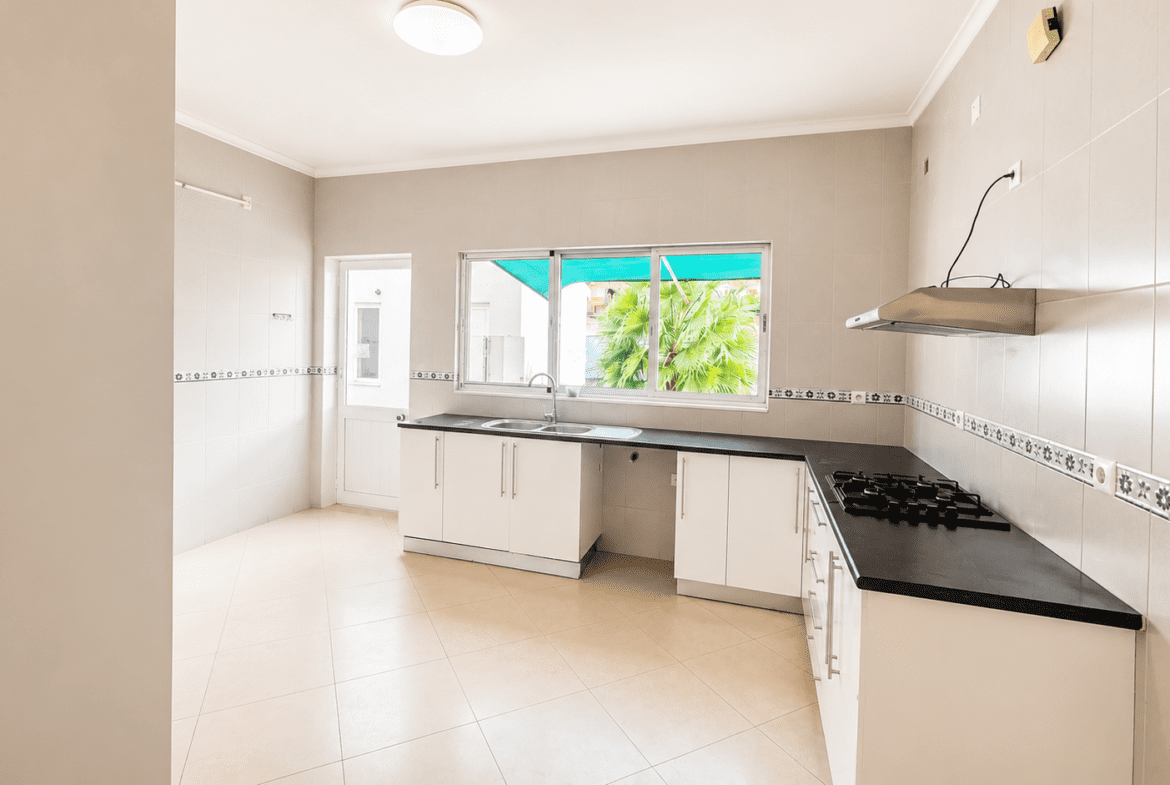 Moradia T4 de Luxo no Condomínio Aisha Garden – Triunfo