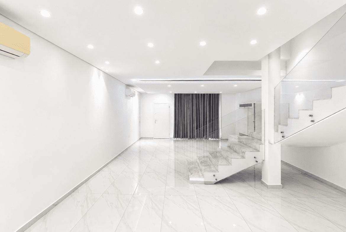 Moradia T4 de Luxo para Arrendar no Triunfo | Condomínio Exclusivo Próximo ao Villa Sol