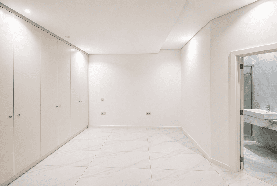 Moradia T4 de Luxo para Arrendar no Triunfo | Condomínio Exclusivo Próximo ao Villa Sol
