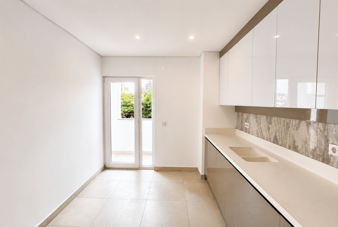 Apartamento T3 Novo com 155 m² | Condomínio com Piscina, Ginásio e Elevador