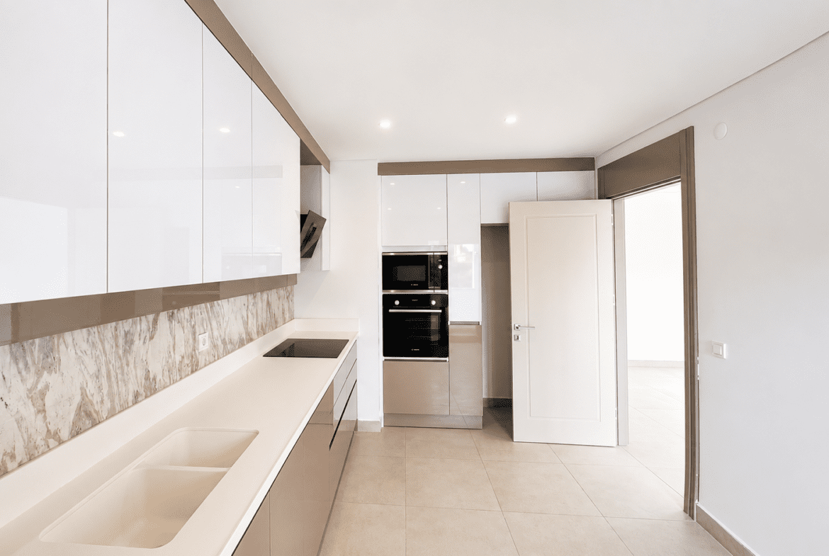 Apartamento T3 Novo com 155 m² | Condomínio com Piscina, Ginásio e Elevador
