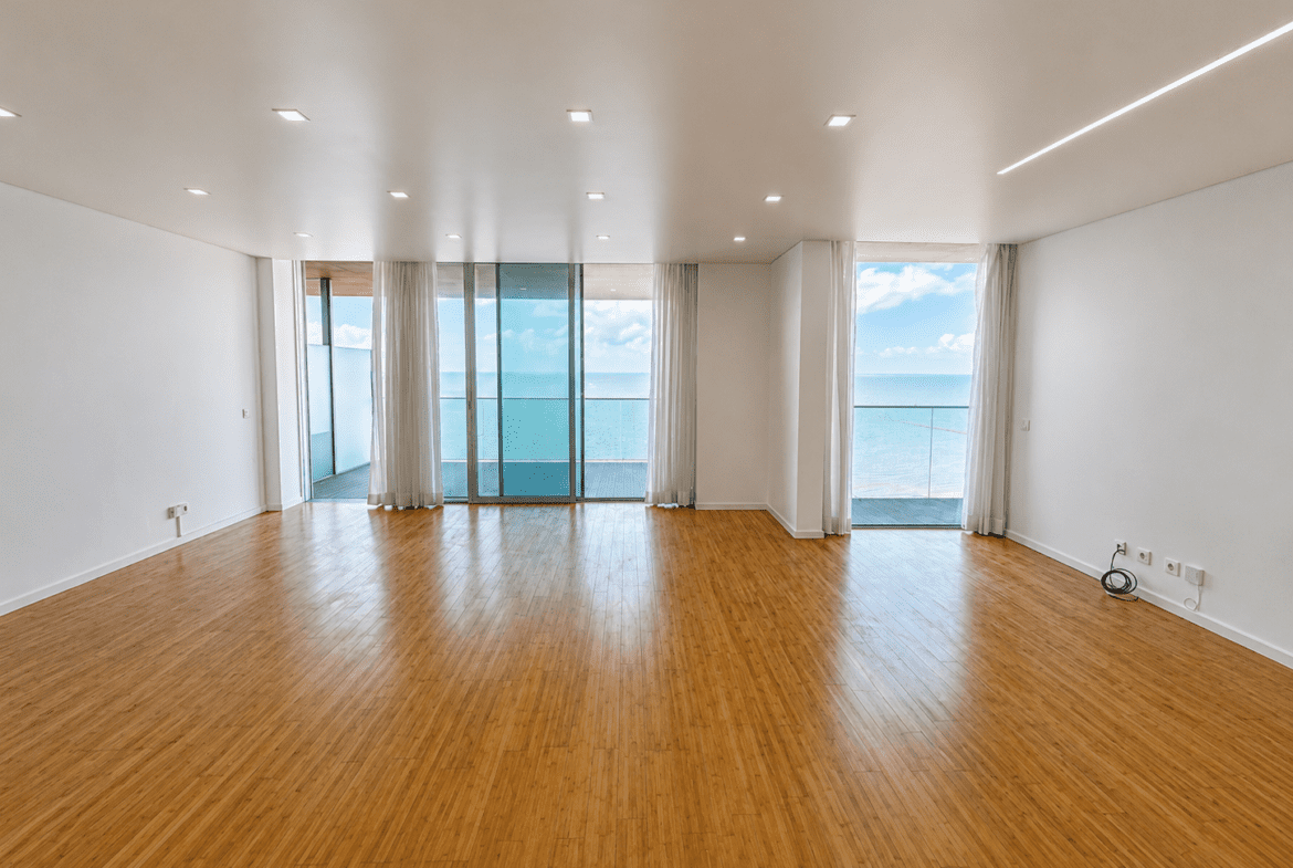 Apartamento TP4 de Luxo no Condomínio Zen – Avenida Marginal