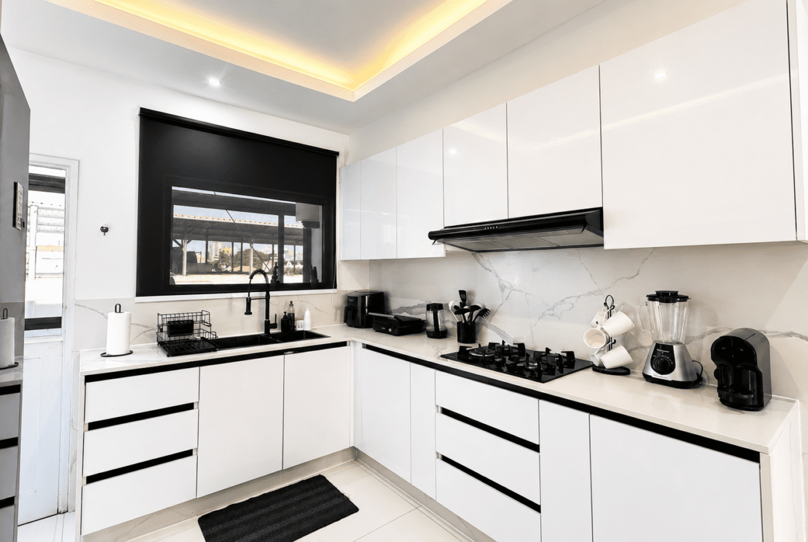 Apartamento T2 disponível para arrendamento no bairro da Polana Cimento B, próximo ao Comando da Força Aérea.