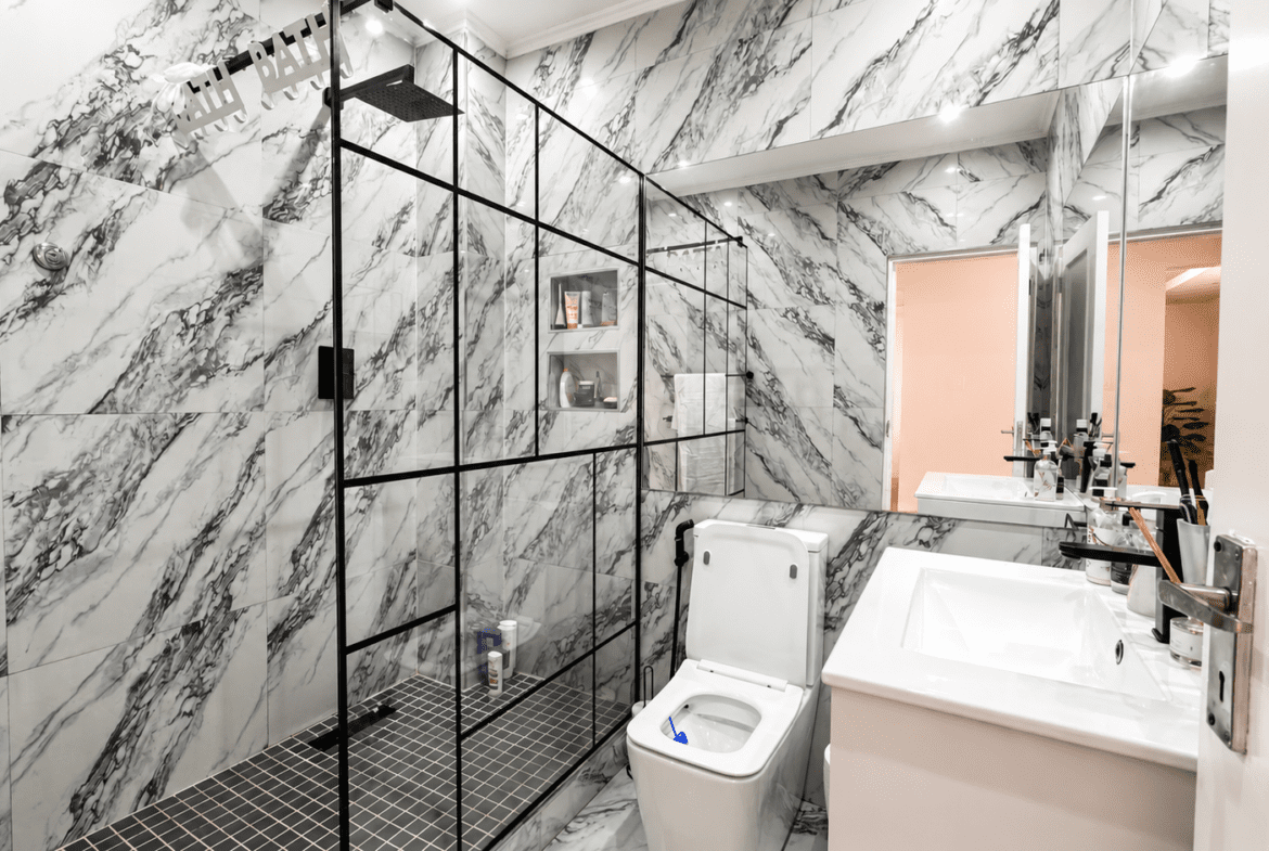 Apartamento T2 disponível para arrendamento no bairro da Polana Cimento B, próximo ao Comando da Força Aérea.