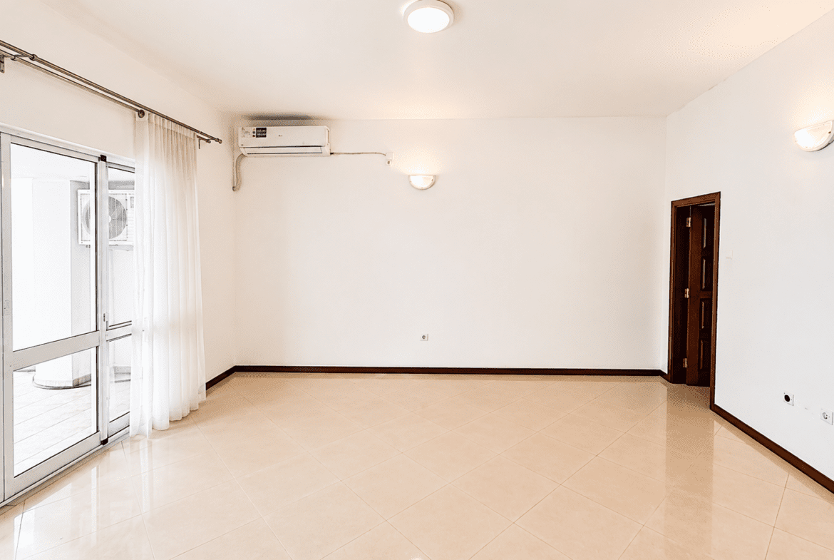 Moradia T4 de Luxo no Condomínio Aisha Garden – Triunfo