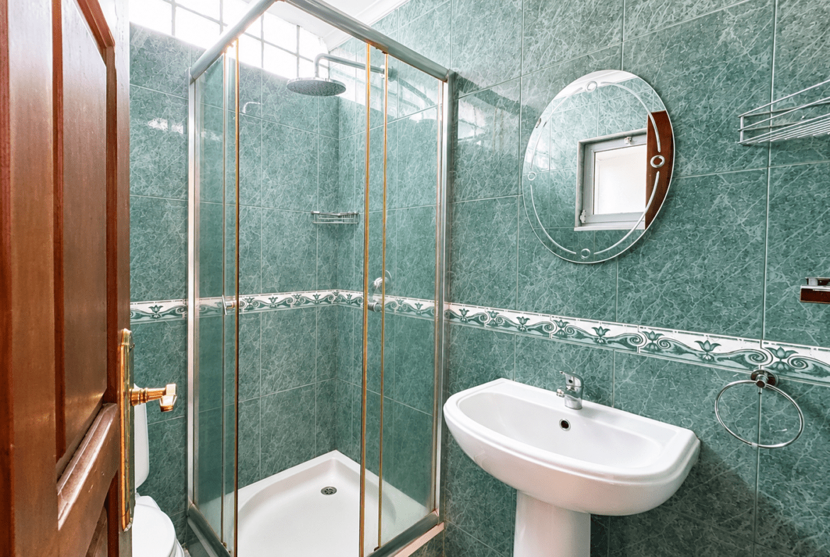Moradia T4 de Luxo no Condomínio Aisha Garden – Triunfo