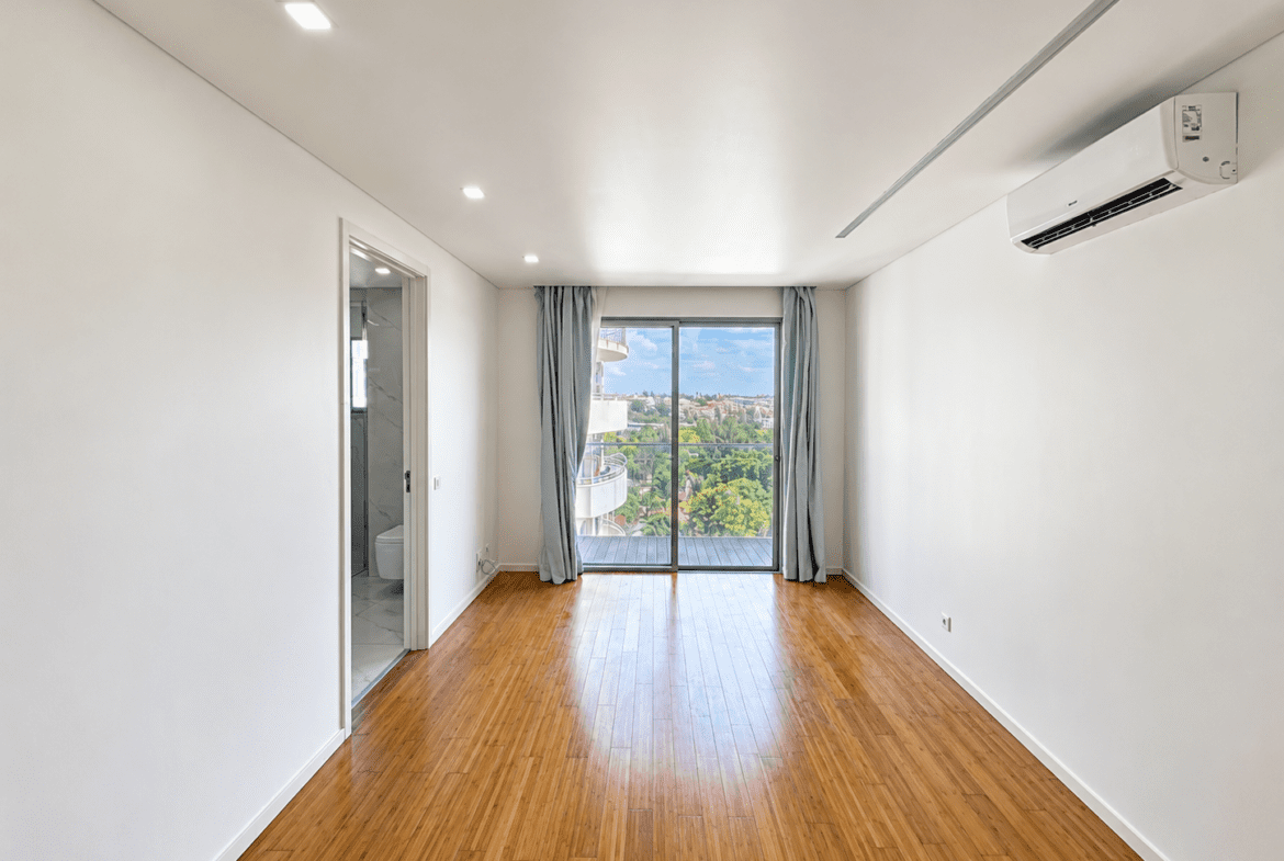 Apartamento TP4 de Luxo no Condomínio Zen – Avenida Marginal