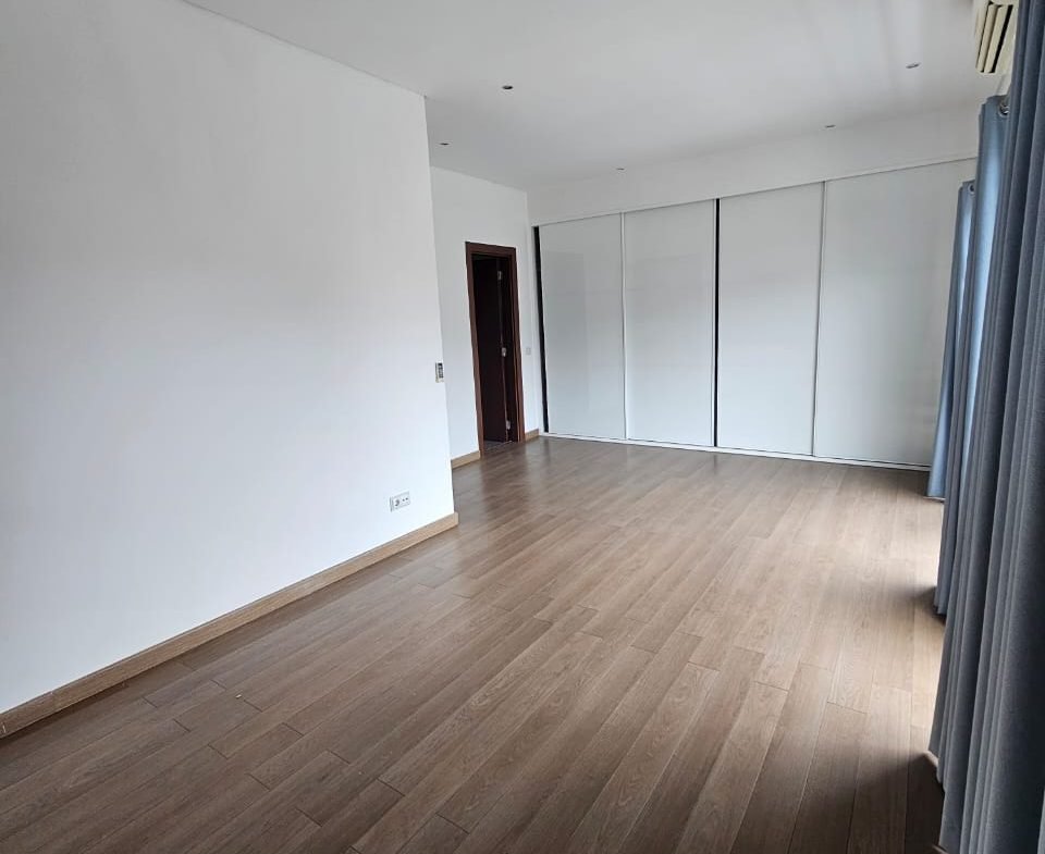 Moradia Super Luxuosa T5 na Sommerschield II