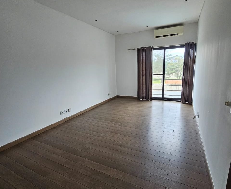 Moradia Super Luxuosa T5 na Sommerschield II