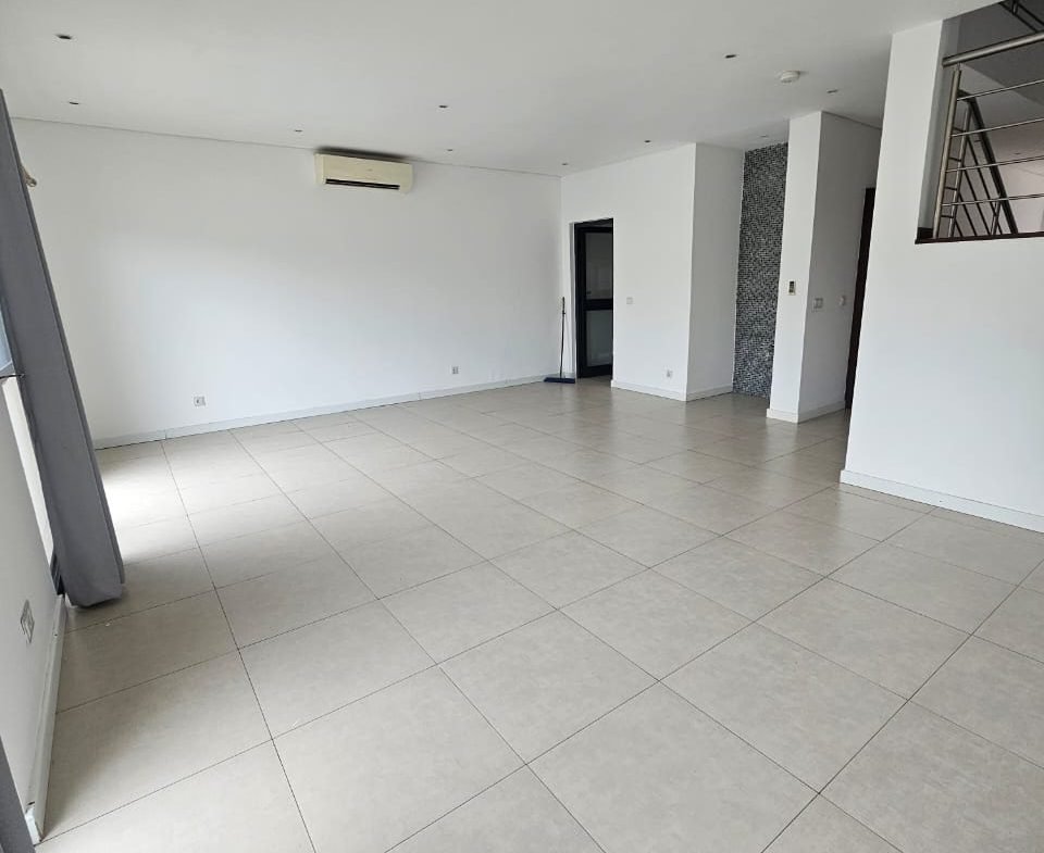 Moradia Super Luxuosa T5 na Sommerschield II