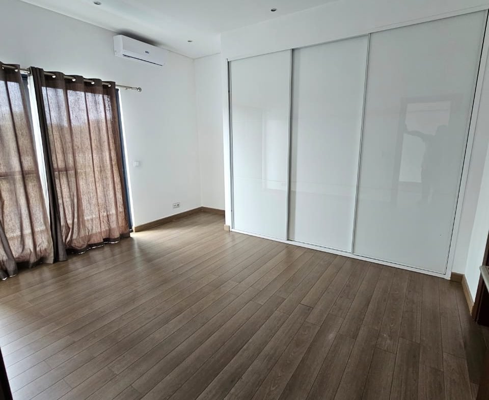 Moradia Super Luxuosa T5 na Sommerschield II