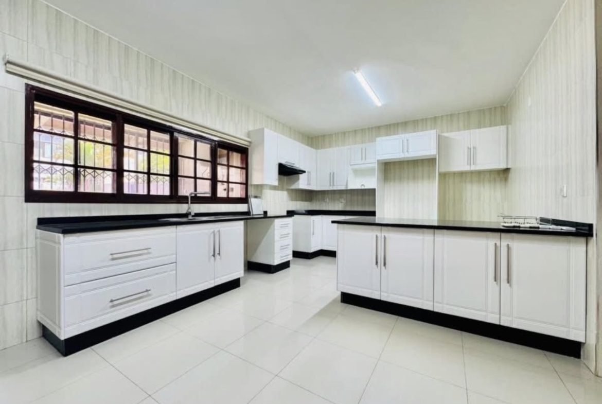 Moradia T3 com Piscina em Sommerschield II | Residência ou Escritório de Prestígio em Maputo