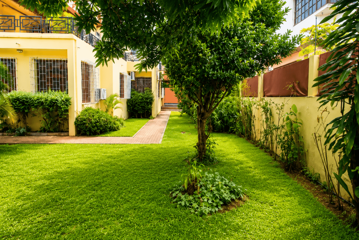 Moradia T4 de Luxo com Piscina para Arrendamento em Sommerschield II, Maputo
