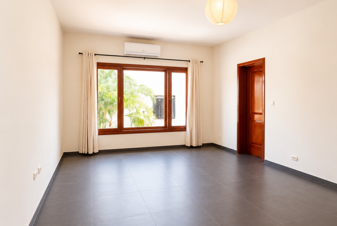Moradia T3 com Piscina para Arrendamento em Triunfo
