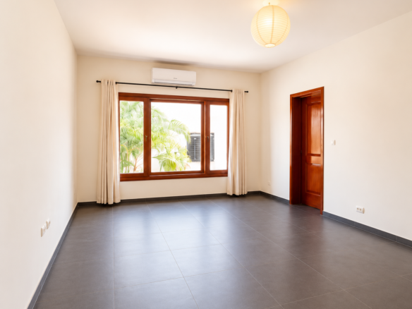 Moradia T3 com Piscina para Arrendamento em Triunfo