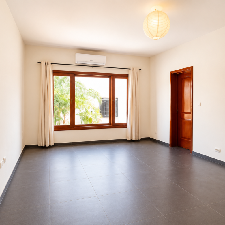 Moradia T3 com Piscina para Arrendamento em Triunfo