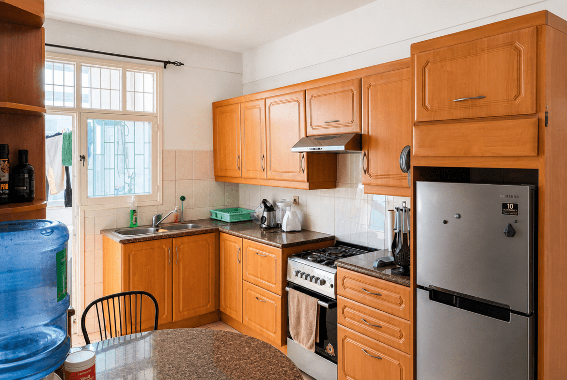 Arrenda-se Apartamento T3 na Avenida Julius Nyerere | Último Andar com Varanda | 80.000 MZN