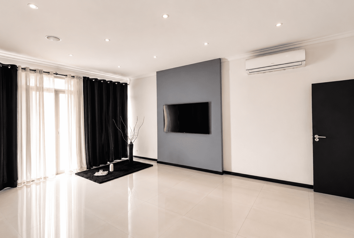 Moradia T4 de Luxo à Venda no Tchumene | Piscina, Smart House e Anexo T2