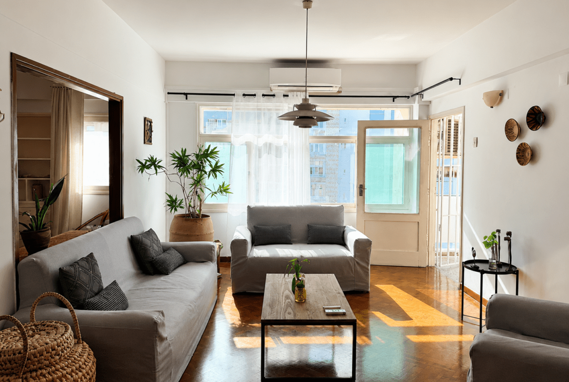 Arrenda-se Apartamento T3 na Avenida Julius Nyerere | Último Andar com Varanda | 80.000 MZN