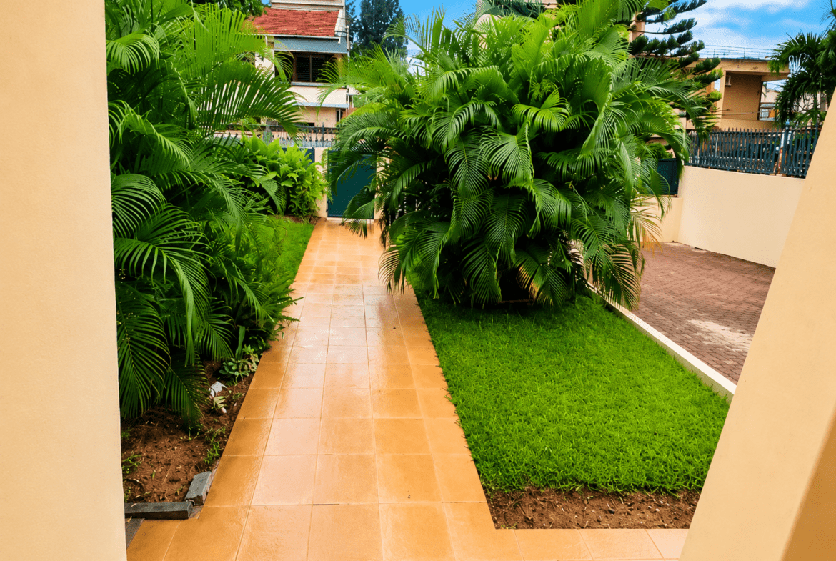 Moradia T4 de Luxo com Piscina para Arrendamento em Sommerschield II, Maputo