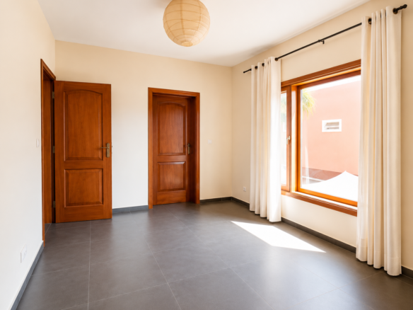 Moradia T3 com Piscina para Arrendamento em Triunfo
