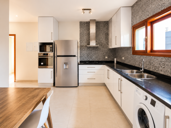 Moradia T3 com Piscina para Arrendamento em Triunfo
