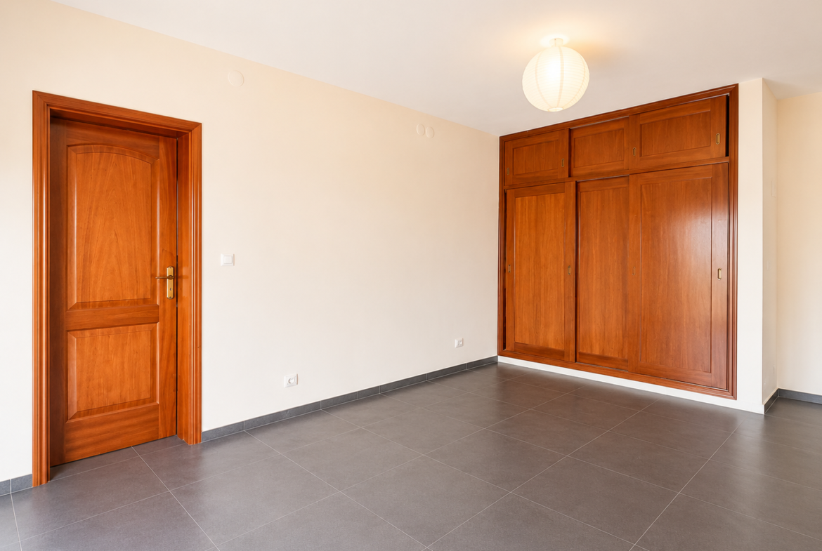 Moradia T3 com Piscina para Arrendamento em Triunfo