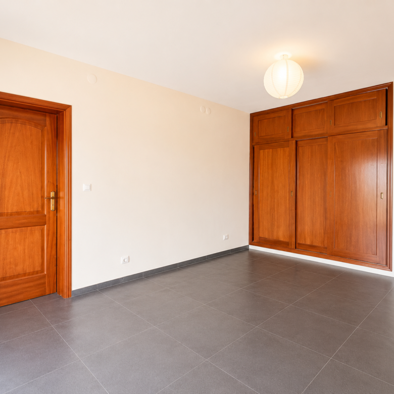 Moradia T3 com Piscina para Arrendamento em Triunfo