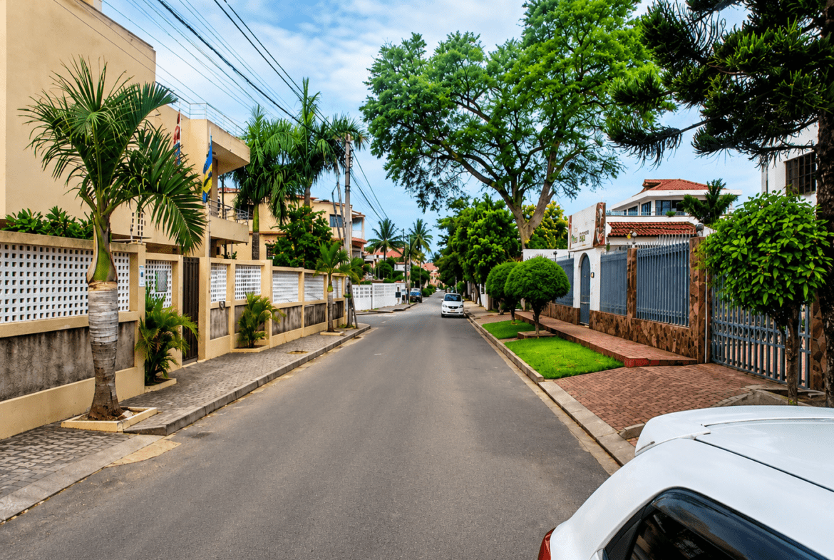 Moradia T4 de Luxo com Piscina para Arrendamento em Sommerschield II, Maputo