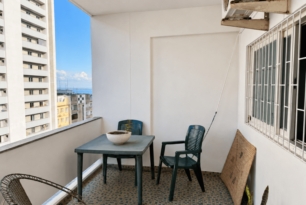Arrenda-se Apartamento T3 na Avenida Julius Nyerere | Último Andar com Varanda | 80.000 MZN