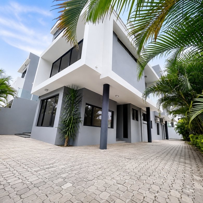 Moradia T6+1 de Luxo à Venda | Triunfo NovoPreço: 38.000.000 MZN