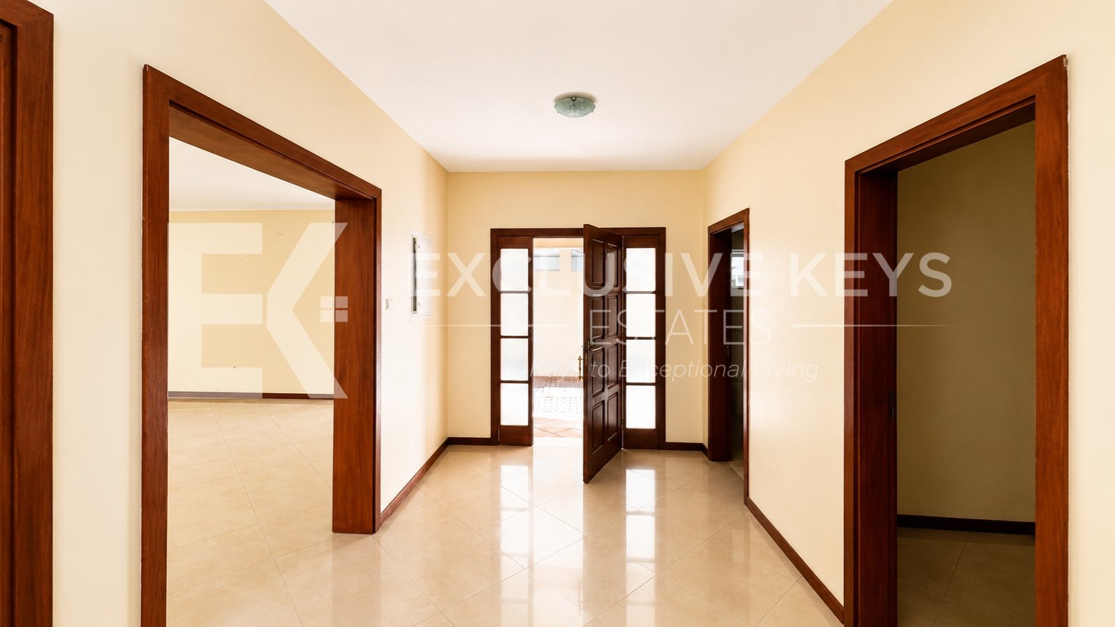 4-Bedroom House for Sale | Aisha Garden Condominium | MaputoPrice: MZN 24,000,000