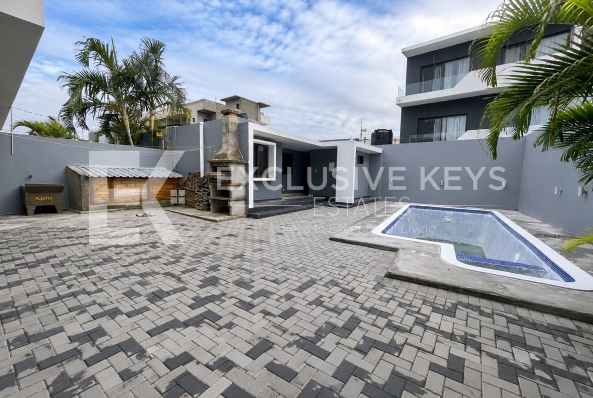 Moradia T6+1 de Luxo à Venda | Triunfo NovoPreço: 38.000.000 MZN