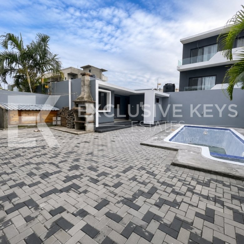 Moradia T6+1 de Luxo à Venda | Triunfo NovoPreço: 38.000.000 MZN