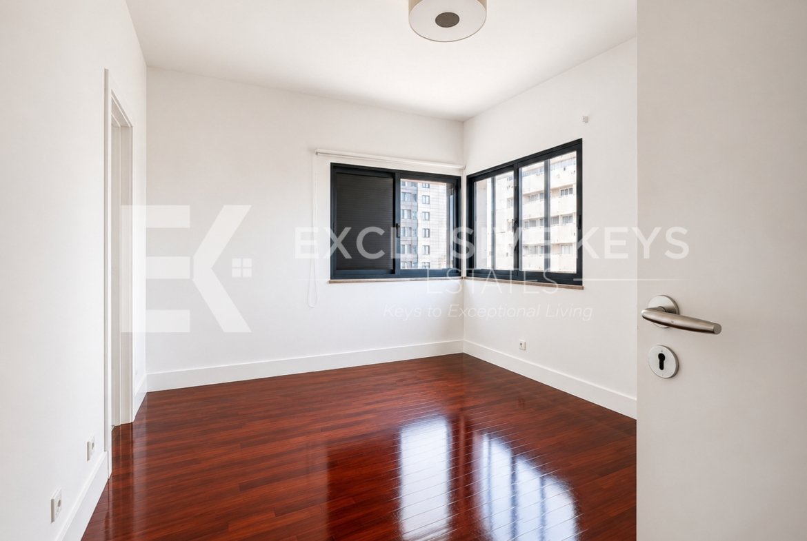 ARRENDA-SE | APARTAMENTO T3 DE LUXO COM 260 m² E VISTA MAR NO CONDOMÍNIO POLANA SHOPPING | POLANA, MAPUTO
