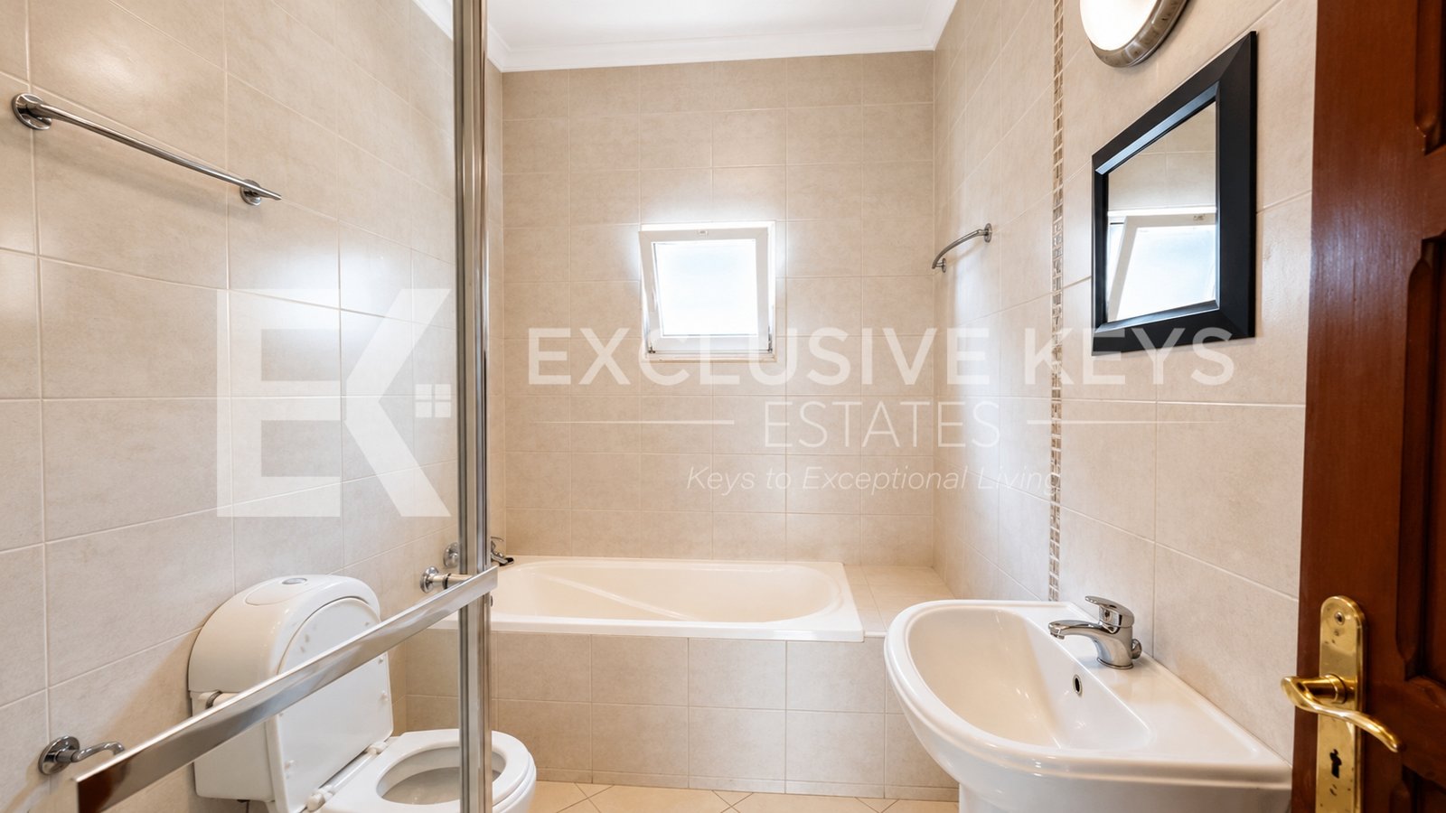 4-Bedroom House for Sale | Aisha Garden Condominium | MaputoPrice: MZN 24,000,000