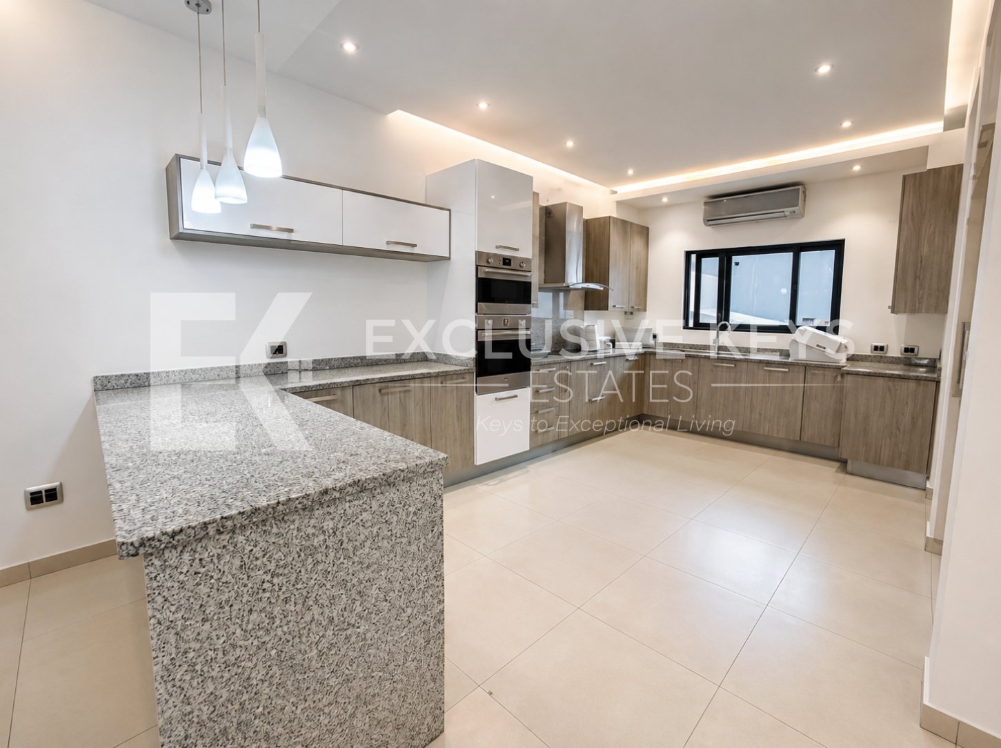 Moradia T6+1 de Luxo à Venda | Triunfo NovoPreço: 38.000.000 MZN