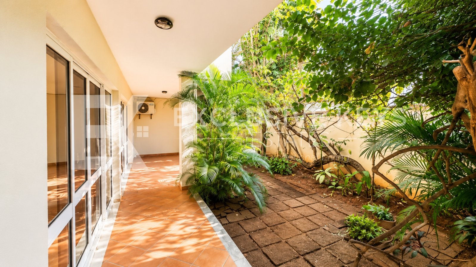 4-Bedroom House for Sale | Aisha Garden Condominium | MaputoPrice: MZN 24,000,000
