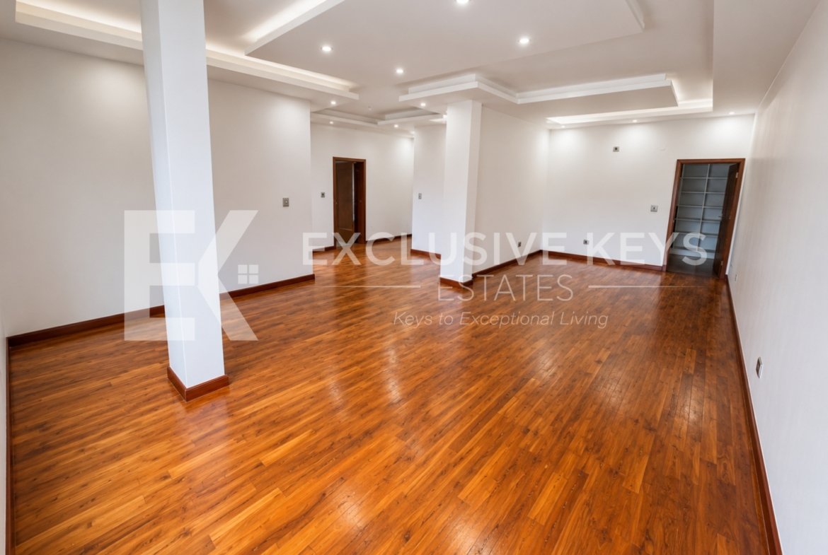 Moradia T6+1 de Luxo à Venda | Triunfo NovoPreço: 38.000.000 MZN