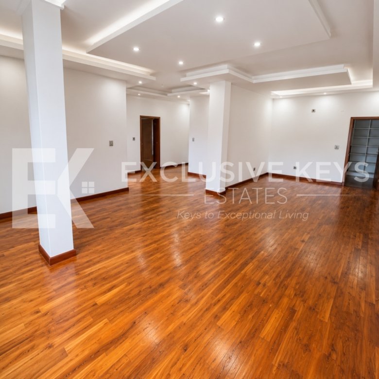 Moradia T6+1 de Luxo à Venda | Triunfo NovoPreço: 38.000.000 MZN