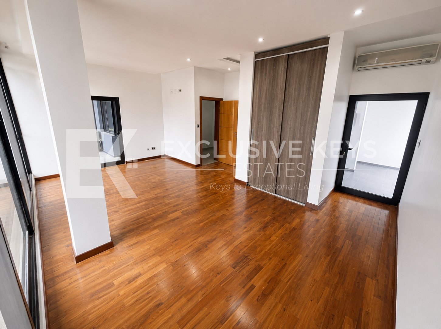 Moradia T6+1 de Luxo à Venda | Triunfo NovoPreço: 38.000.000 MZN