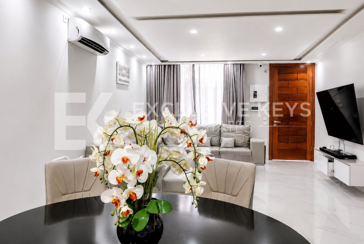 Moradia T4 com Piscina à Venda no Triunfo Novo – 21.000.000 MZN