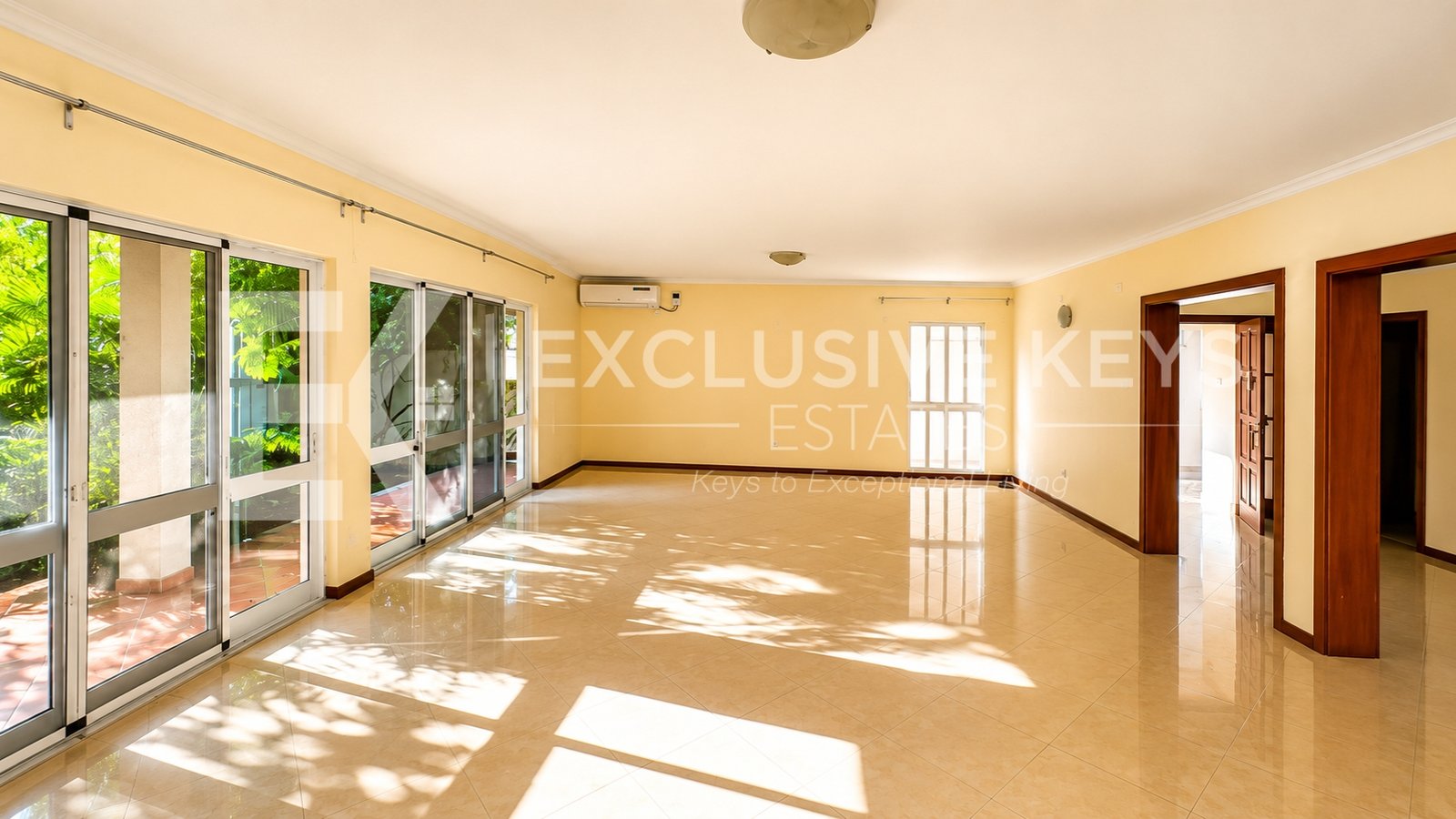 4-Bedroom House for Sale | Aisha Garden Condominium | MaputoPrice: MZN 24,000,000