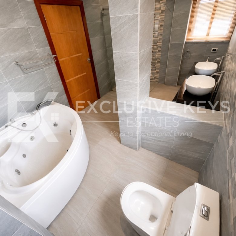 Moradia T6+1 de Luxo à Venda | Triunfo NovoPreço: 38.000.000 MZN