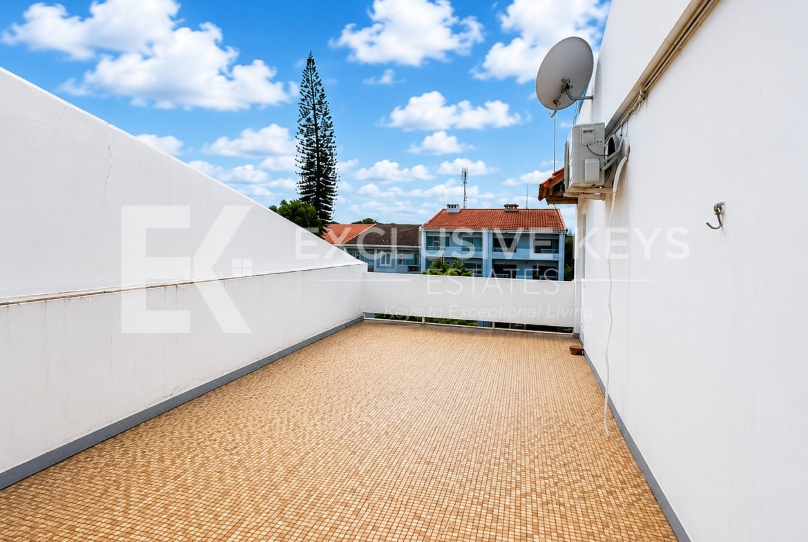 Moradia TP5 para Arrendamento em Sommerchield, Maputo | Ideal para Habitação ou Escritório