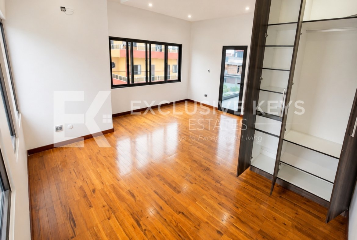 Moradia T6+1 de Luxo à Venda | Triunfo NovoPreço: 38.000.000 MZN