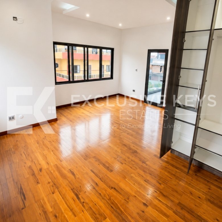 Moradia T6+1 de Luxo à Venda | Triunfo NovoPreço: 38.000.000 MZN