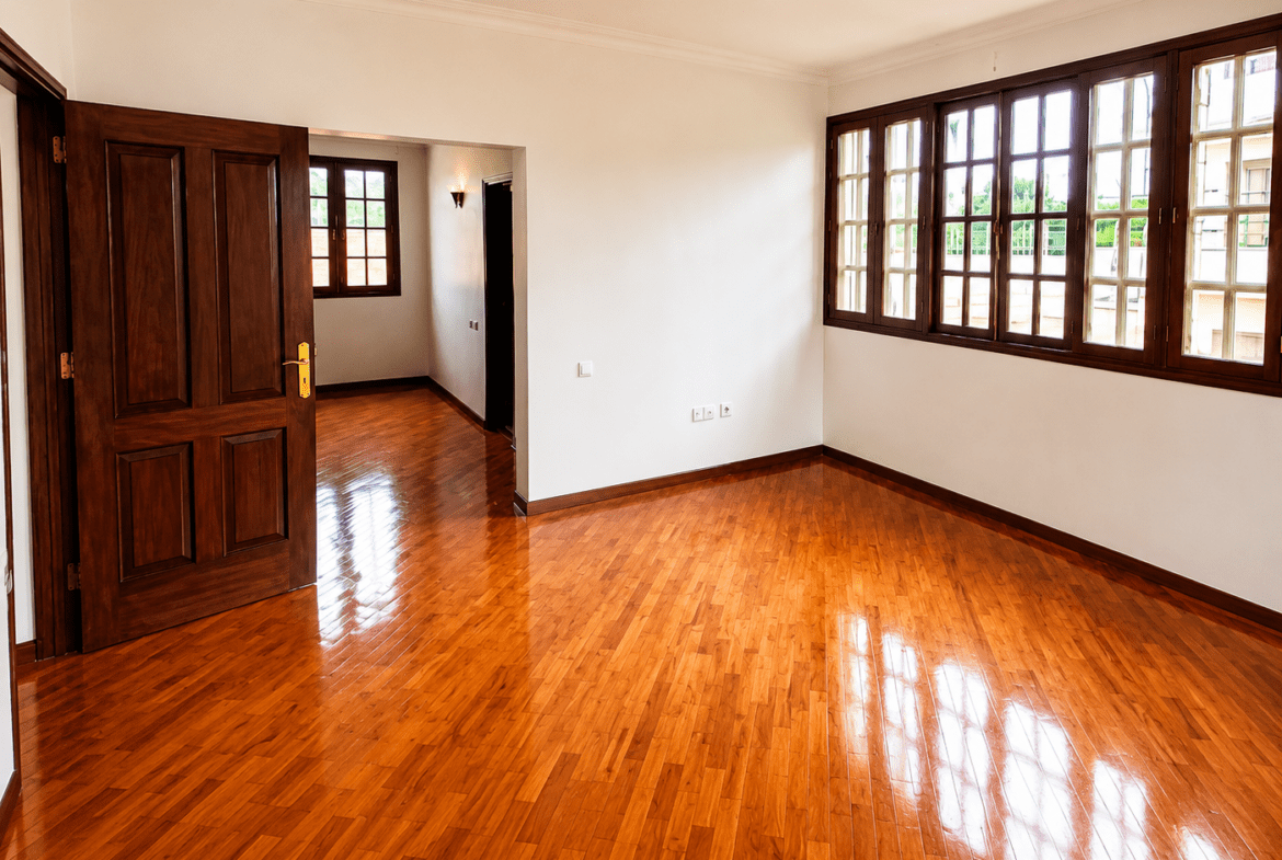 Moradia T4 de Luxo com Piscina para Arrendamento em Sommerschield II, Maputo