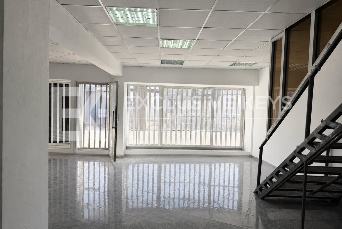 ARRENDA-SE | LOJA COM 240 m² NO ALTO MAÉ | 320.000 MZN/MÊS